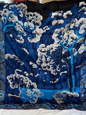Excellent HERMES Summer Twill "Siesta au Paradis" 140cm Shawl Blue Red border